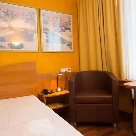 California Hotel