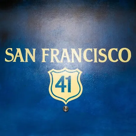 カリフォルニア ホテル