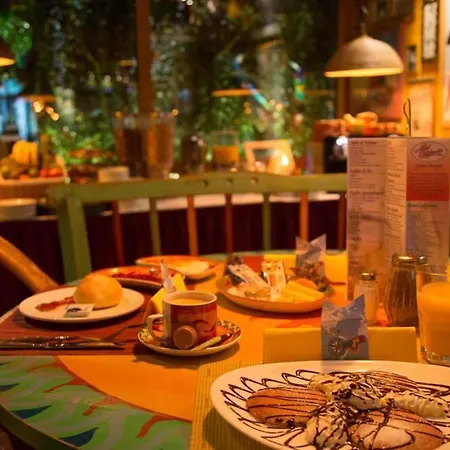 加利福尼亚酒店 酒店