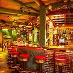Szálloda California 3*
