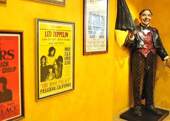 California Готель 3*